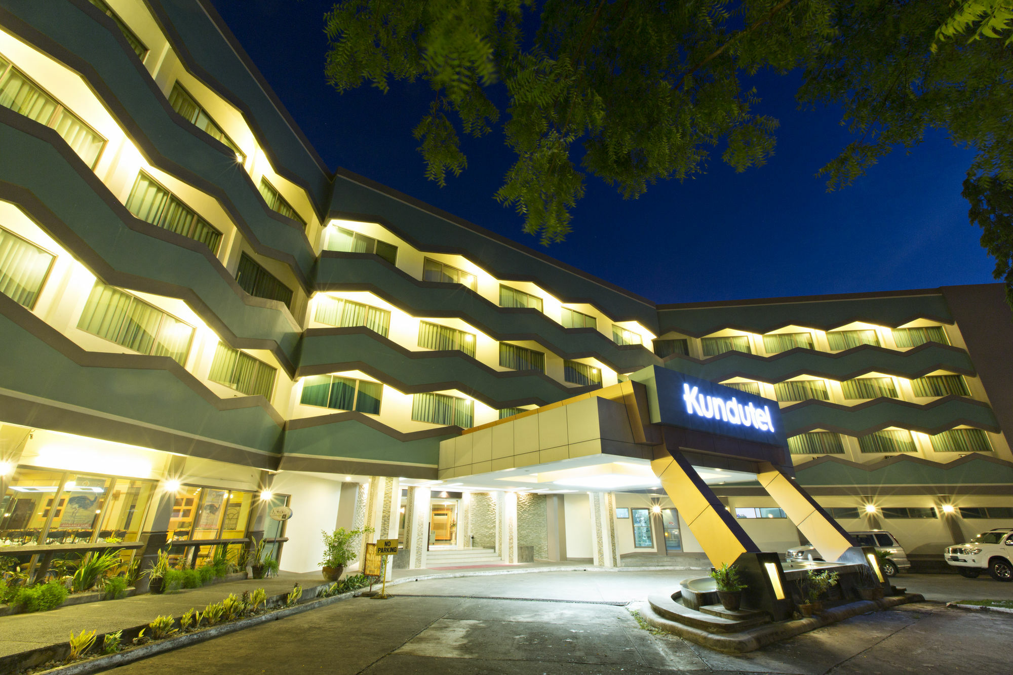 Goldenfield Kundutel Hotel Bacolod Exterior photo