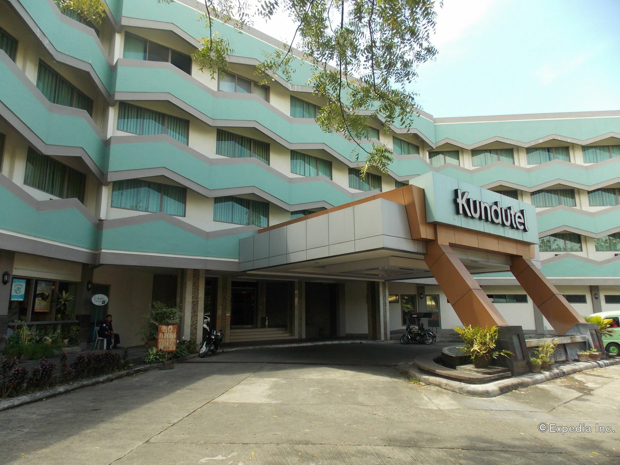 Goldenfield Kundutel Hotel Bacolod Exterior photo